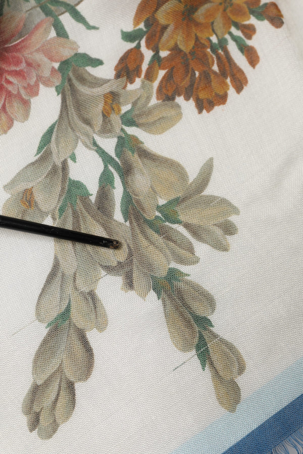Dolce & Gabbana White Flower Vase Cashmere Stole Wrap 132cm x 128cm Scarf
