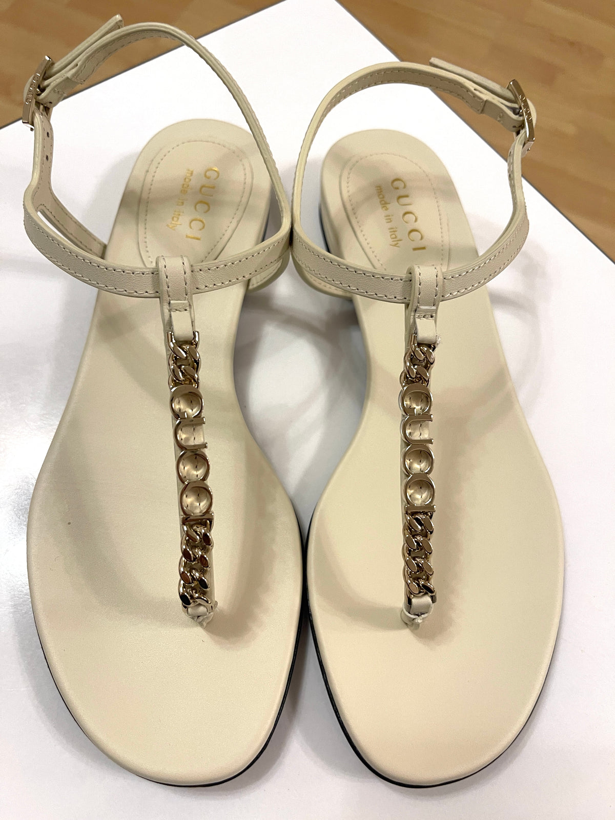 Gucci chain Leather sandals size U.K. 3